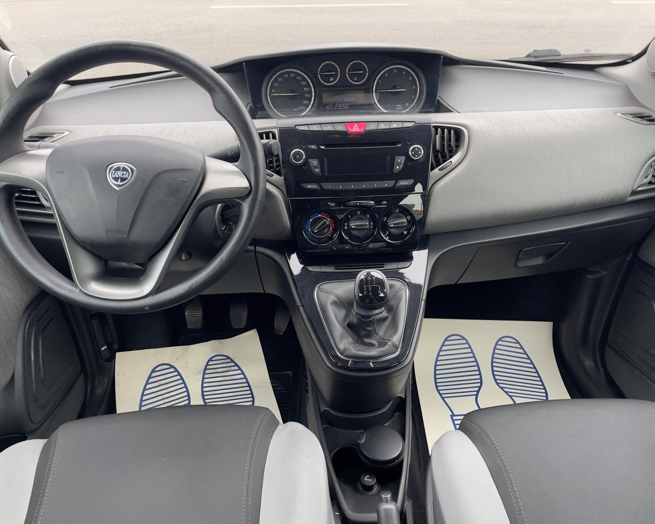 Lancia Ypsilon 1.2 69 CV 5 porte Platinum