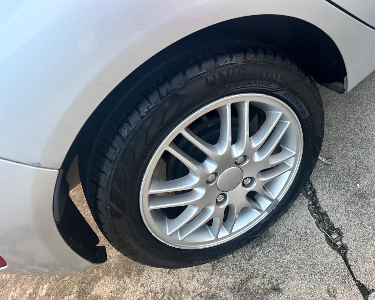 Ford Fiesta 1.2 BENZ 82 CV 5 porte Titanium