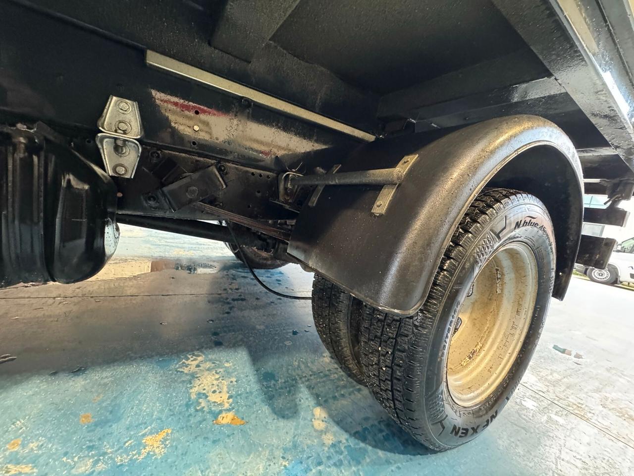 Iveco Daily 35/E4 – Ribaltabile Trilaterale – Euro 4