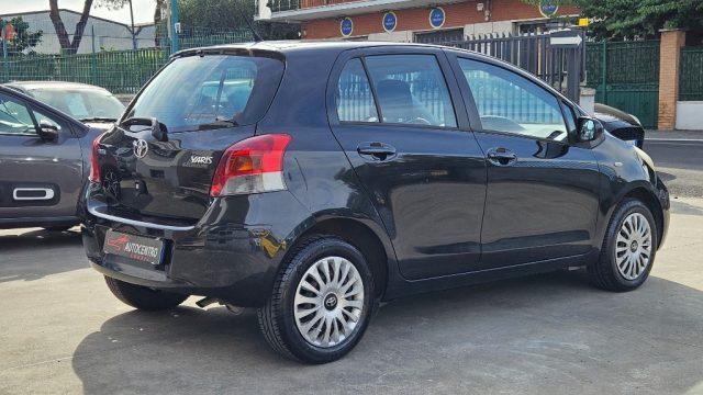 TOYOTA Yaris 1.0 5 porte Sol