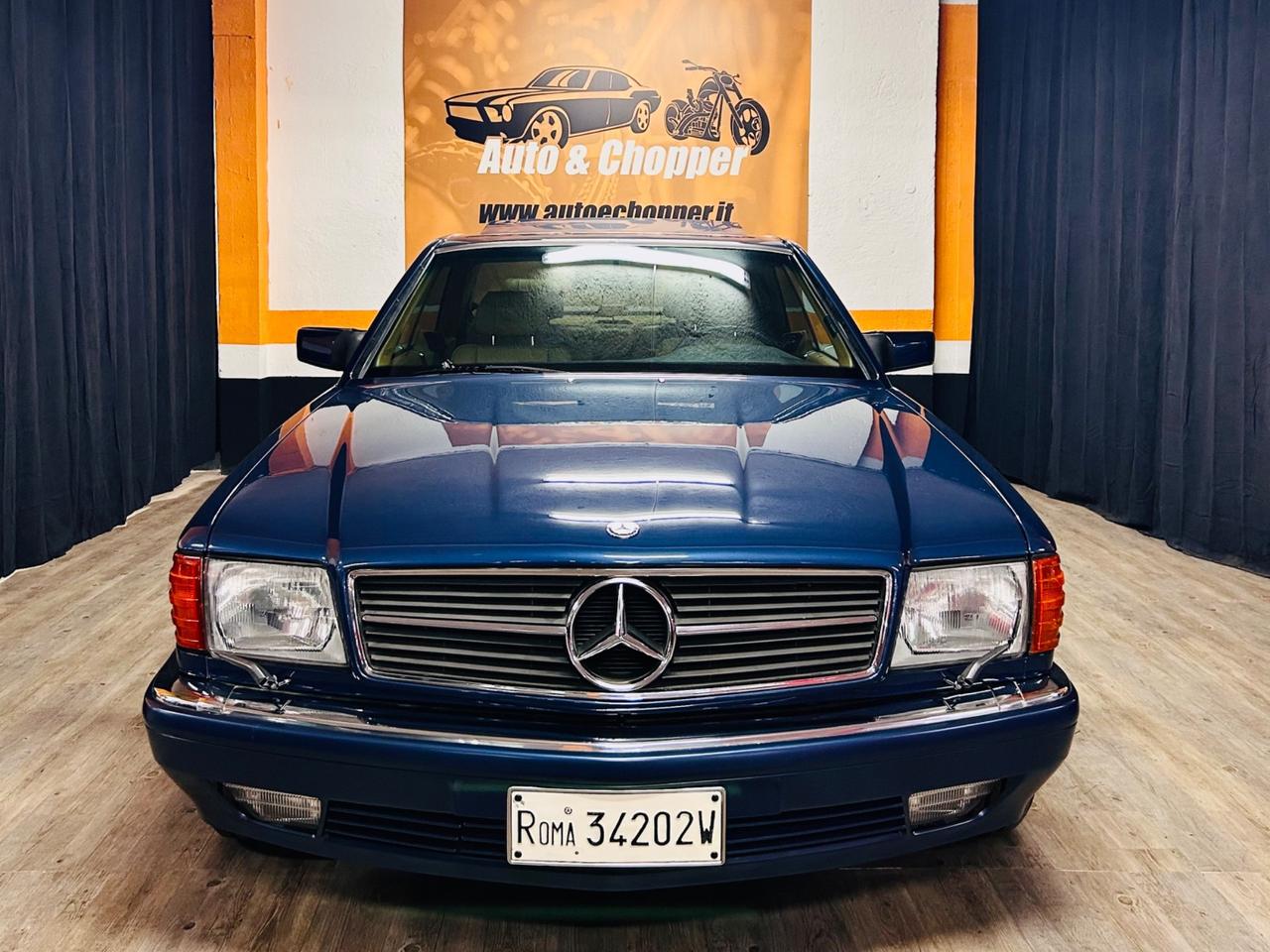 MERCEDES 560 SEC COUPÈ CON 165.412 MIGLIA IN CONDIZIONI DA VETRINA