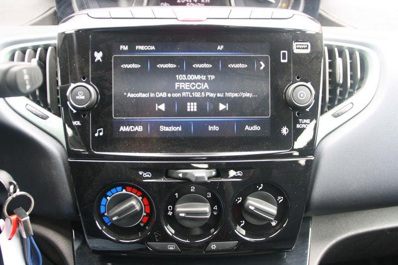 Lancia Ypsilon 1.0 FireFly 5 porte S&S Hybrid Platino