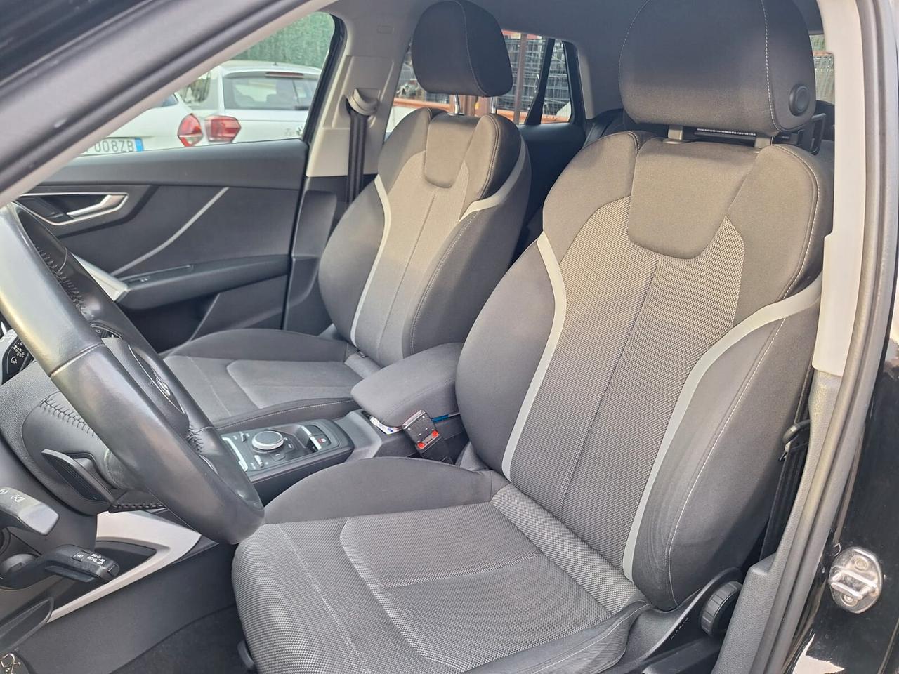 Audi Q2 30 TDI S tronic Identity Black