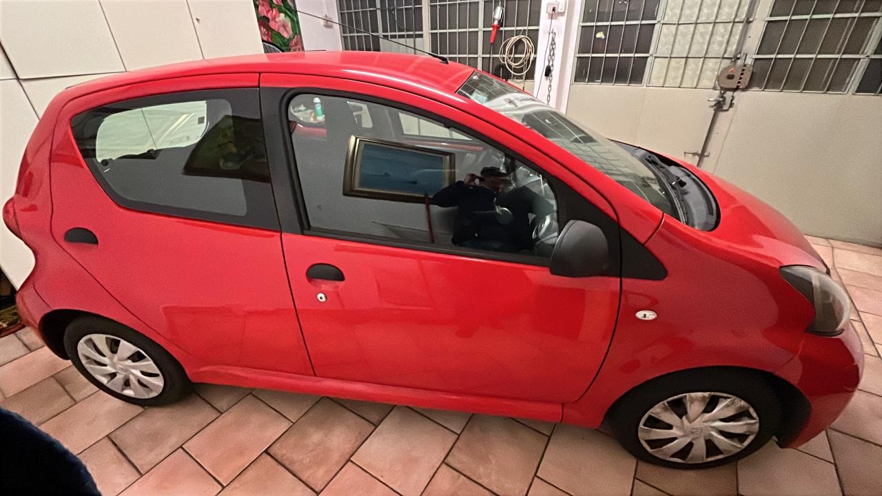 Toyota Aygo 1.0 12V VVT-i 5 porte Active Connect