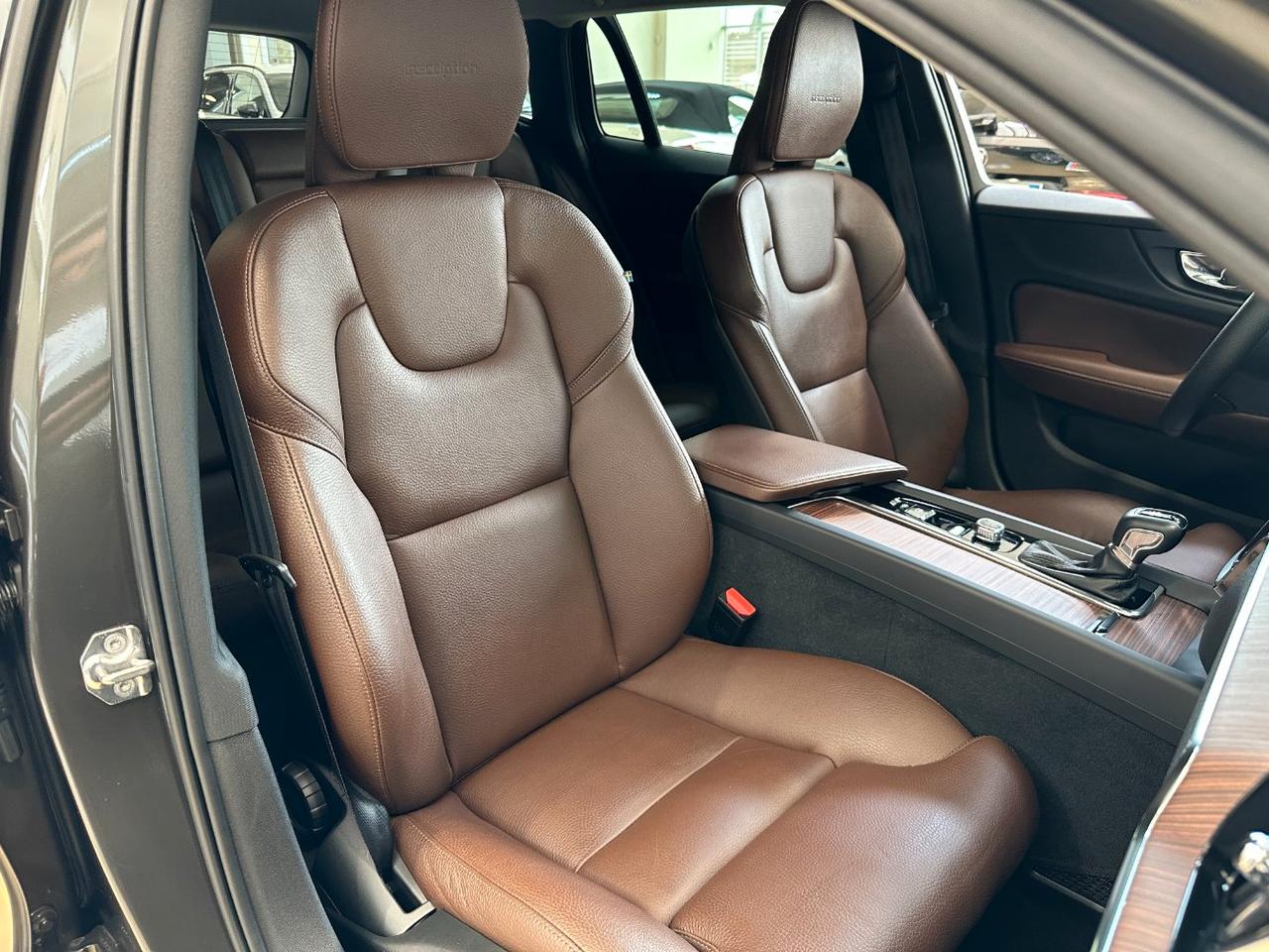 Volvo V60 2.0 d4 Inscription geartronic-19"-Carplay-Camera-Pelle