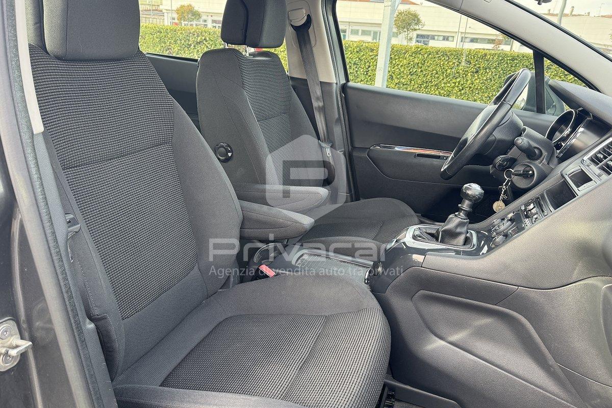 PEUGEOT 5008 1.6 HDi 115CV Business