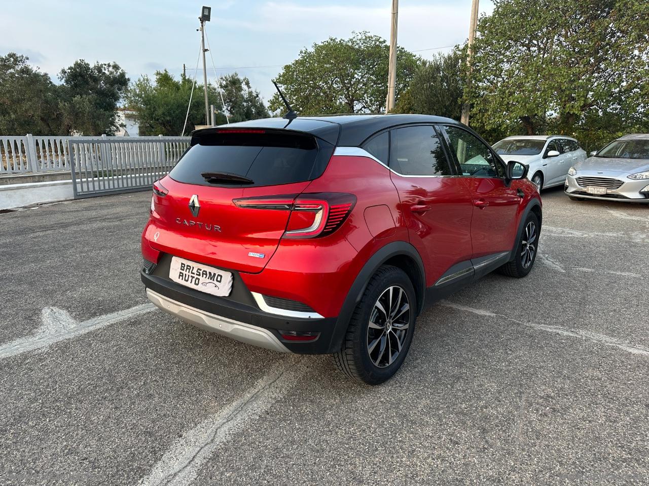 RENAULT Captur Hybrid E-Tech 145 CV Intens
