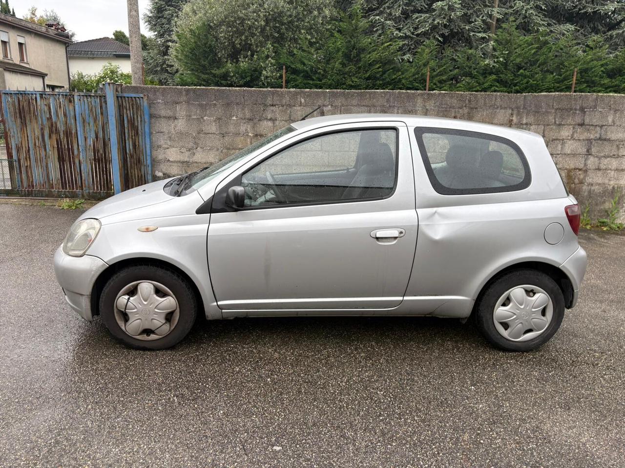 TOYOTA Yaris 1.3i 16V GPL cat 3 porte Luna - 2002