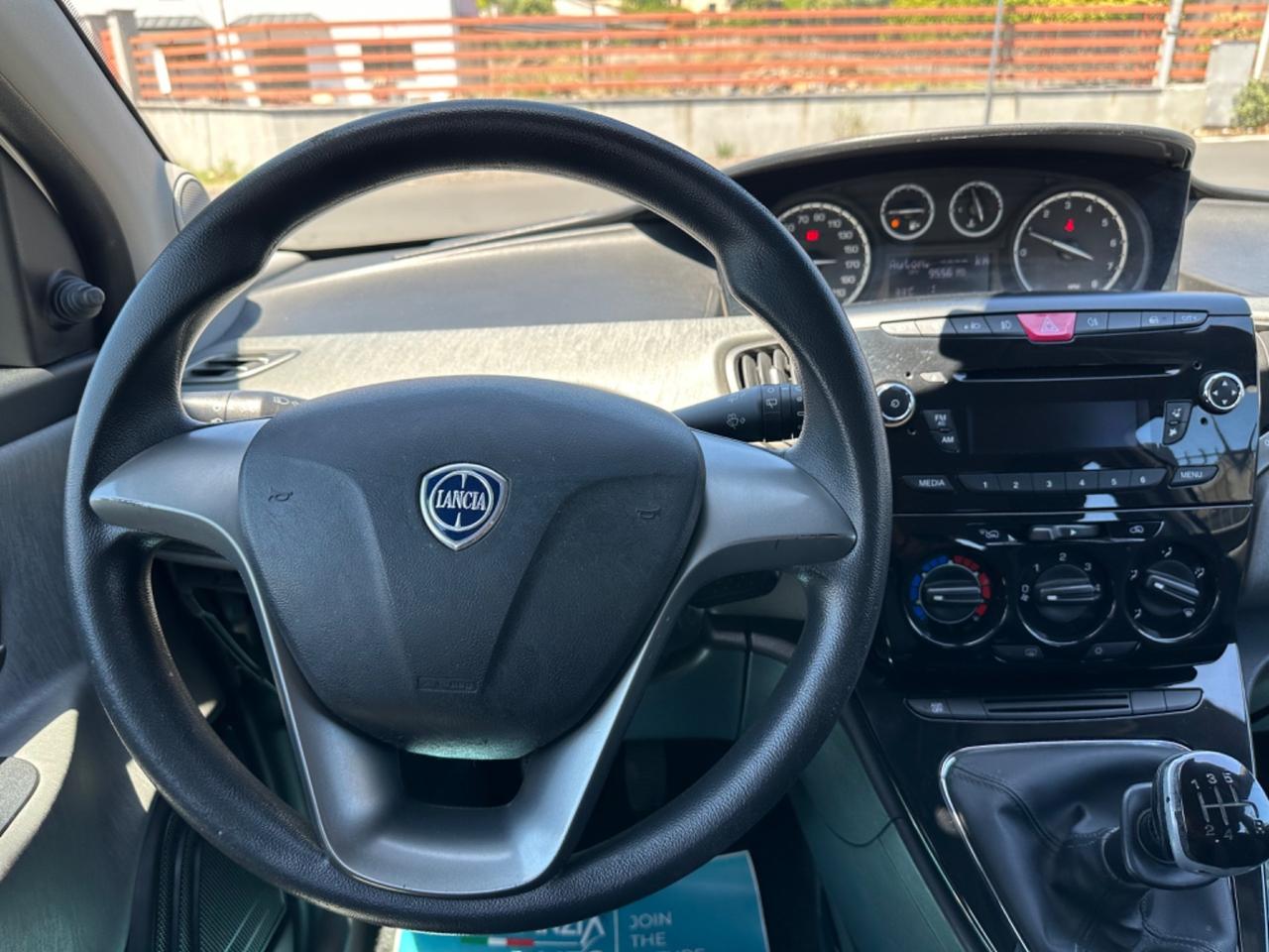 Lancia Ypsilon 1.2 69 CV 5 porte S&S Silver