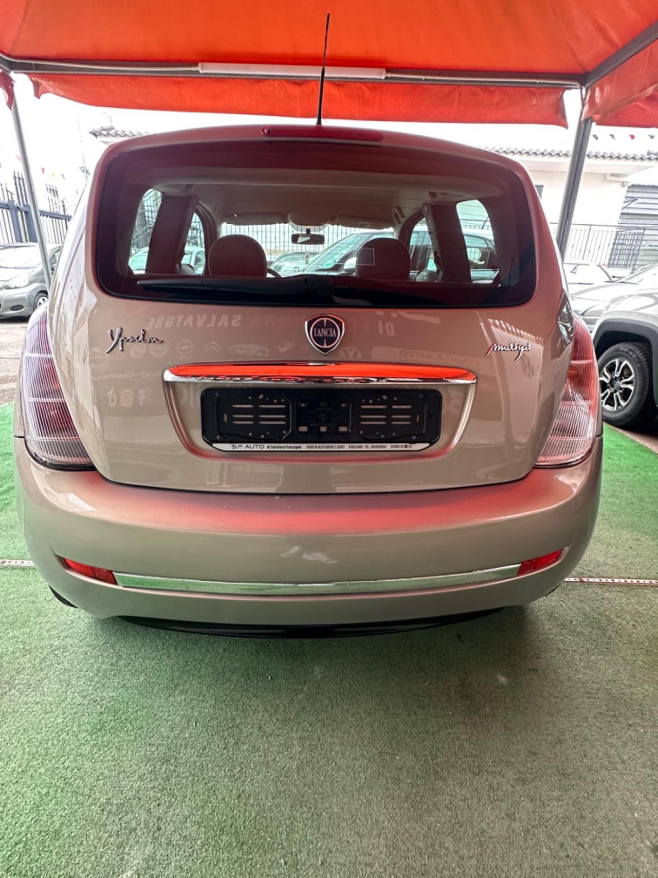 Lancia Ypsilon 1.3 MJT 75 CV Unyca