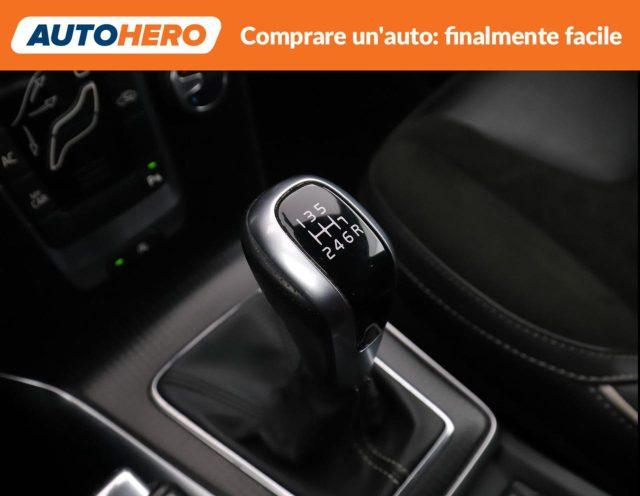 VOLVO V40 D2 R-design