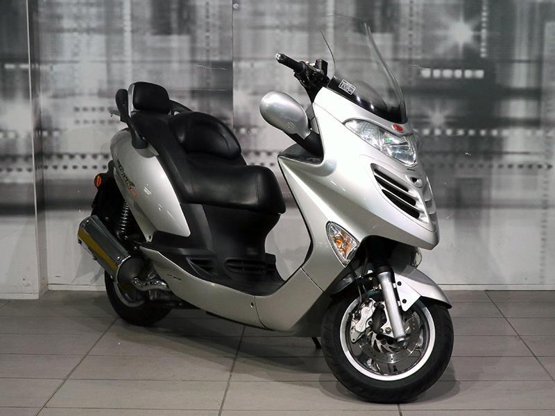 Kymco Grand Dink 250