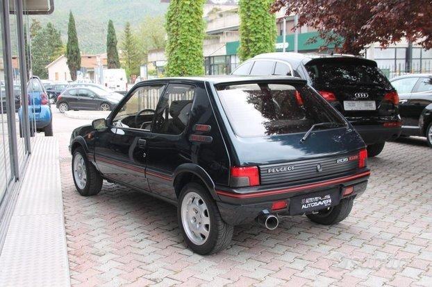 PEUGEOT 205