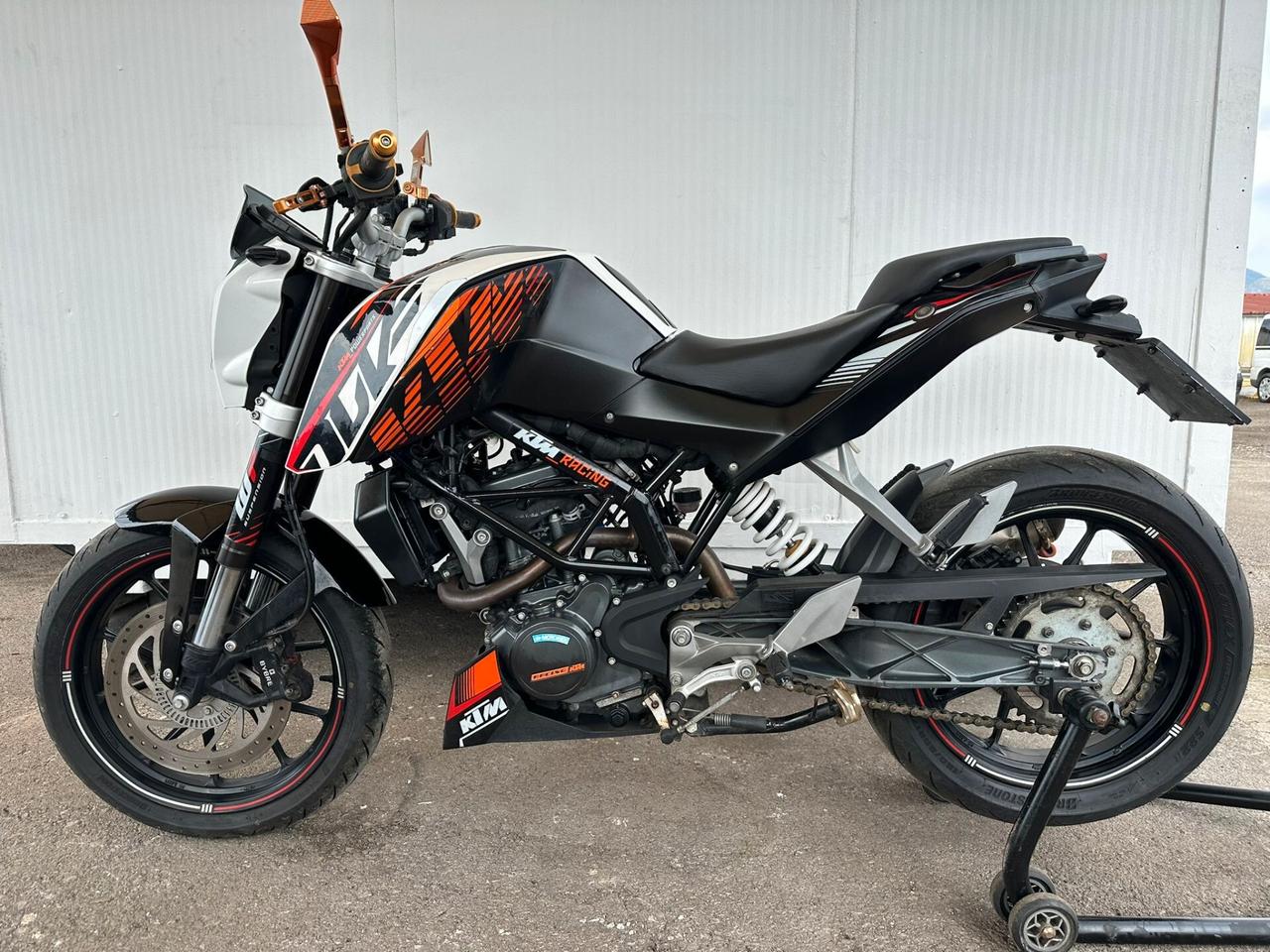Ktm 125 Duke akrapovic