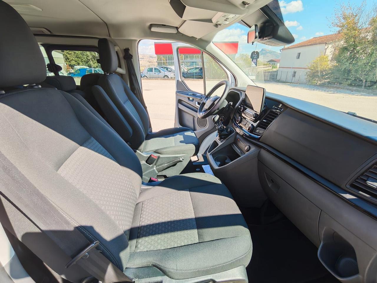 Ford Tourneo Custom Combi 320 L1 H1 Trend 8 posti doppia porta lat.