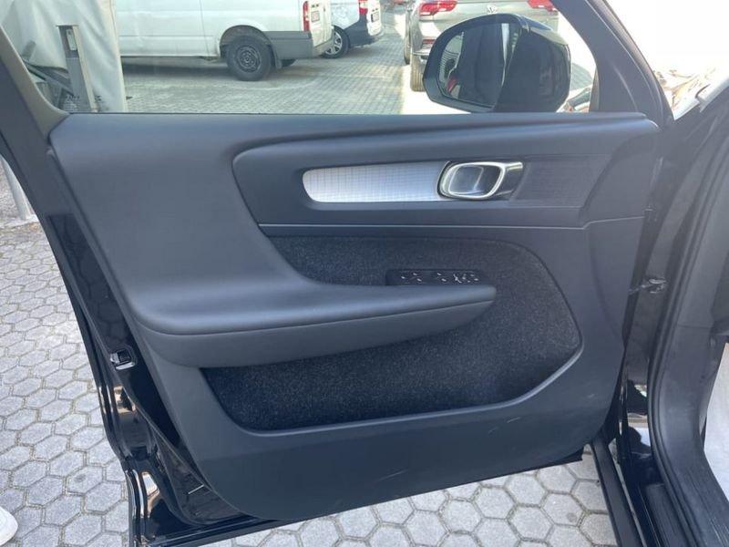 Volvo XC40 2.0 D3 MOMENTUM GEARTRONIC