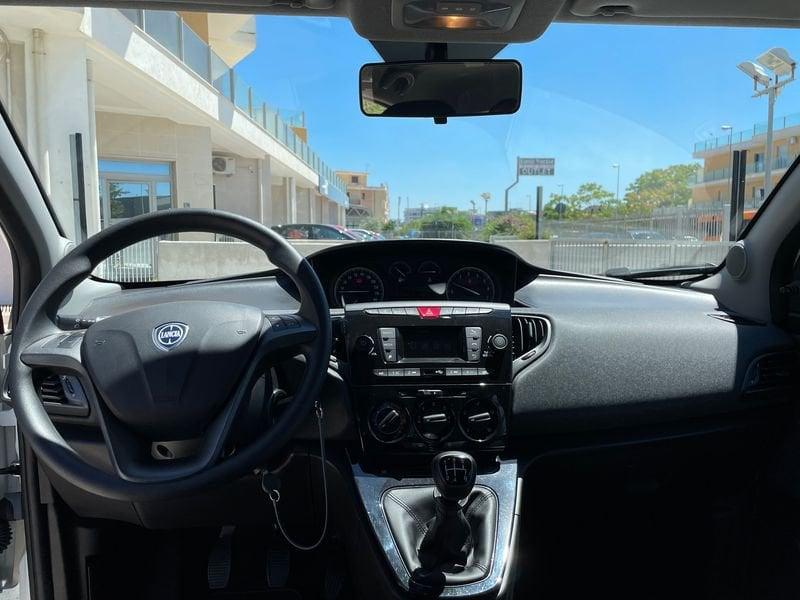 Lancia Ypsilon 1.2 69 CV 5 porte GPL Ecochic Silver