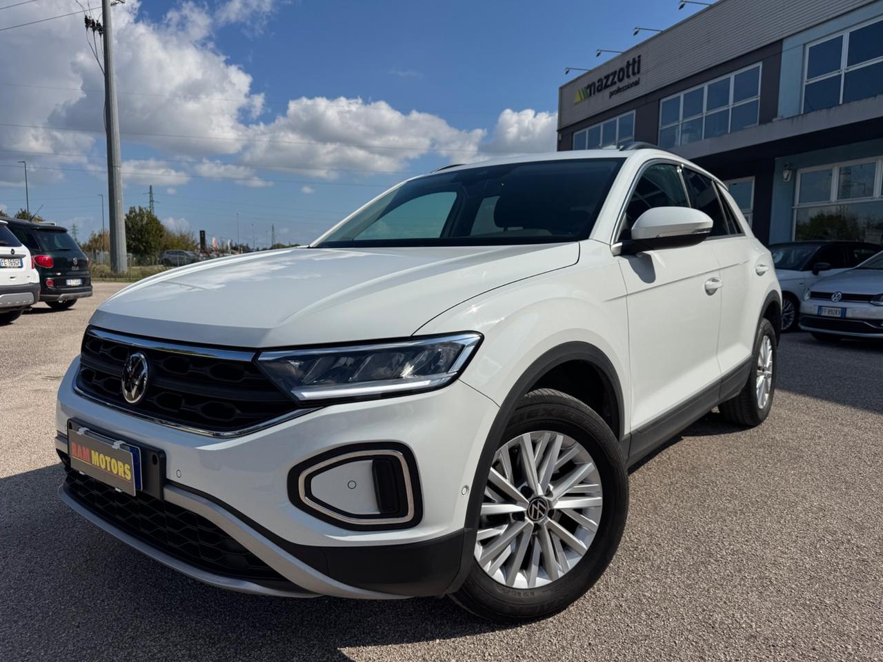 Volkswagen T-Roc 1.0 TSI Style ADATTA A NEOPTANTATI