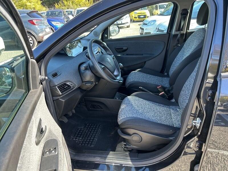 Lancia Ypsilon III 2015 1.0 hybrid Silver s&s 70cv