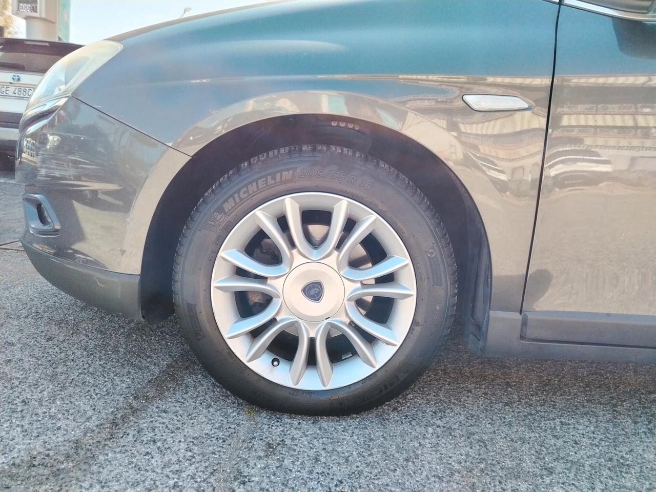 Lancia Delta 1.6 MJT DPF Argento