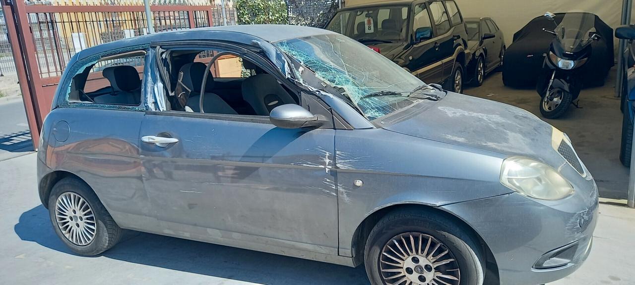 Lancia Ypsilon 1.2b senza motore 07