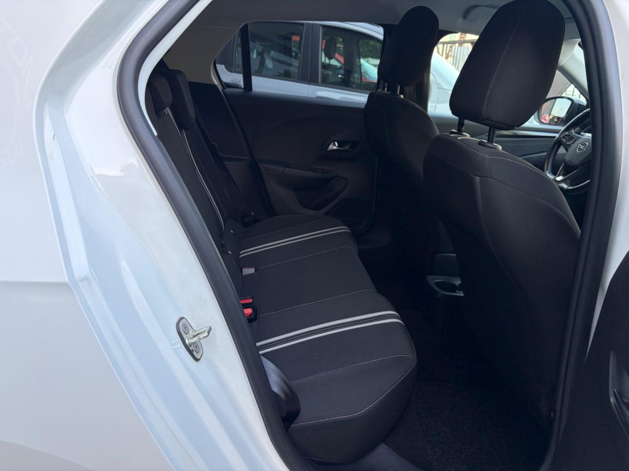 Opel Corsa 1.2 Design & Tech