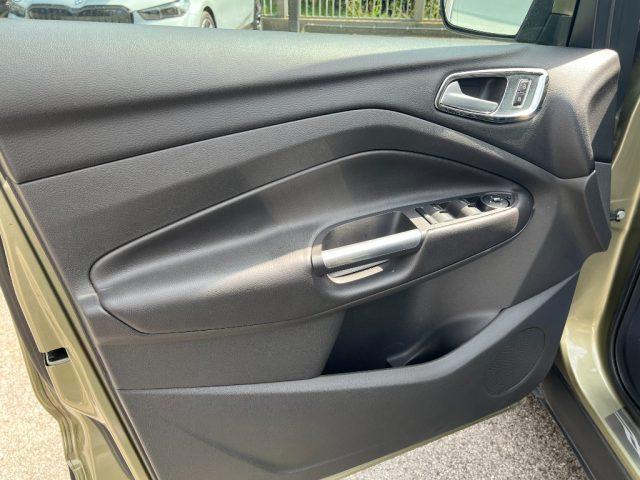 FORD Kuga 2.0 TDCI 163 CV 4WD Powershift Titanium