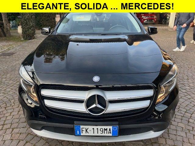 MERCEDES-BENZ GLA 180 Premium
