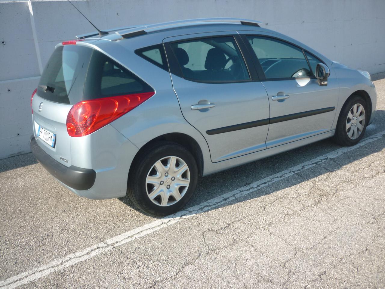 Peugeot 207 1.4 8V 75CV SW X Line