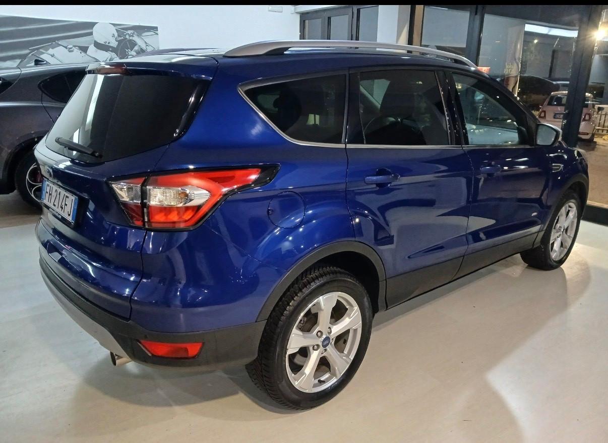 Ford Kuga 2.0 TDCI 150 CV S&S 4WD Titanium