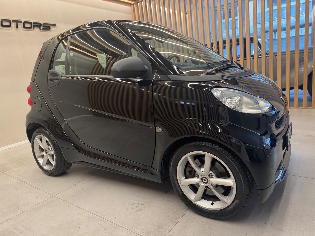 smart forTwo 0.9 52kw neopatentati PULSE SERVOSTERZO mp3 usb