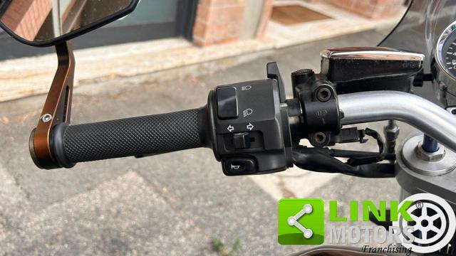 YAMAHA XJR 1300 racer