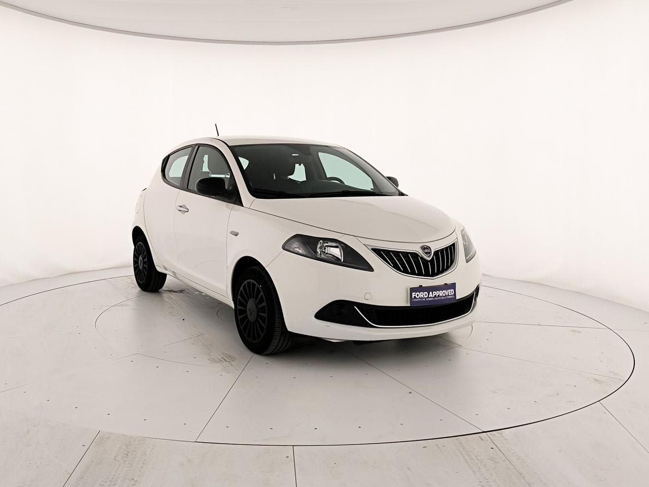 Lancia Ypsilon 1.0 firefly hybrid silver s&s 70cv