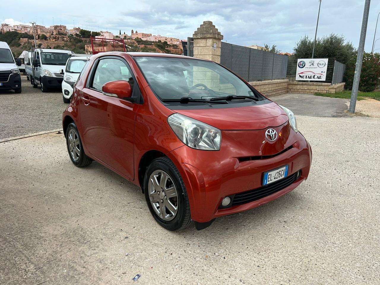 Toyota iQ 1.0 CVT Lounge AUTOMATICA
