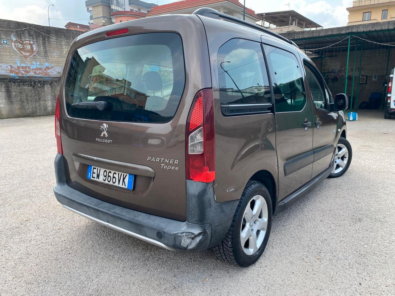 Peugeot Partner autovettura 1.6hdi full opt 2014