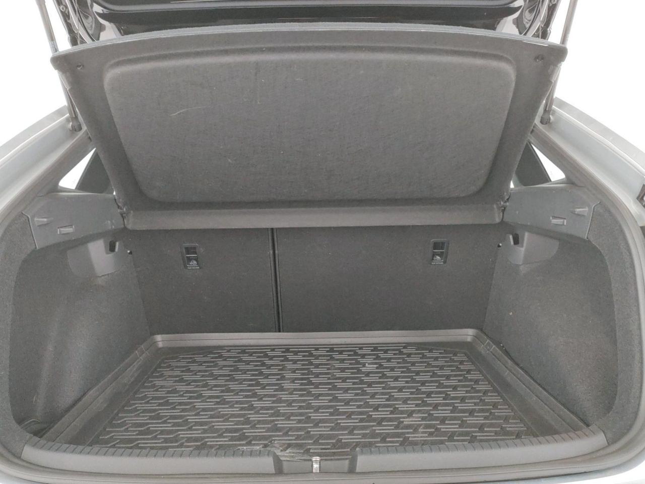 Volkswagen Taigo 1.0 tsi r-line 110cv