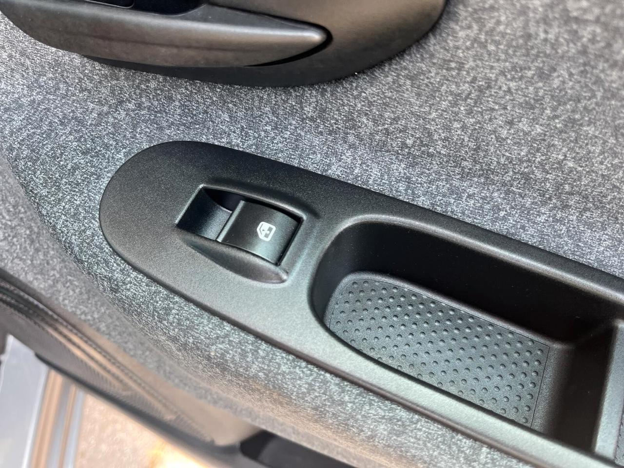 Lancia Ypsilon 1.0 FireFly 5 porte S&S Hybrid Silver Plus