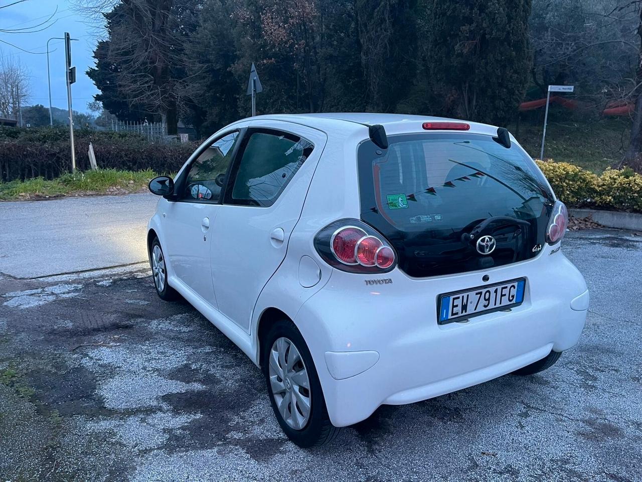Toyota Aygo 1.0 12V VVT-i 5 porte Cool Soda Connect MMT