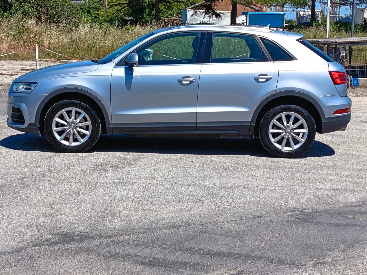 Audi Q3 2016 2.0 TDI 120 CV Business 12 MESI GARANZIA NAVI LED