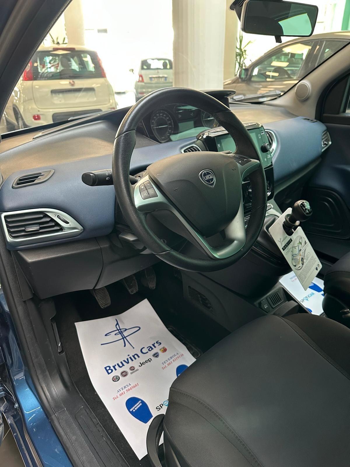 Lancia Ypsilon 1.0 FireFly 5 porte S&S Hybrid Platino