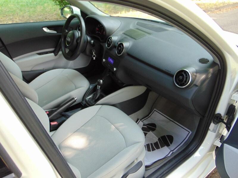 AUDI A1/S1 A1 SPB 1.6 TDI S tronic Attraction