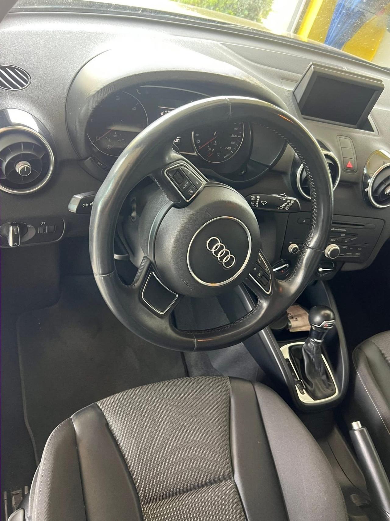 Audi A1 SPB 1.6 TDI S tronic Ambition full