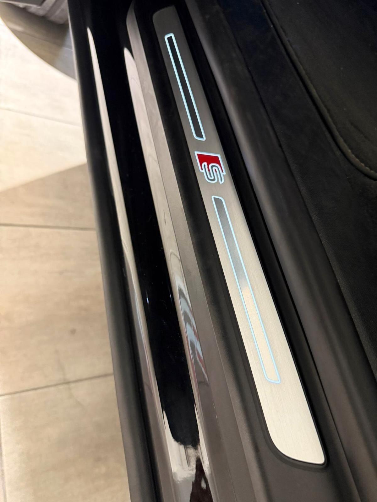 AUDI Q8 SQ8 SUV TFSI QUATTRO TIIPTRONIC SPORT ATTITUDE CON SOLI 15.000 KM