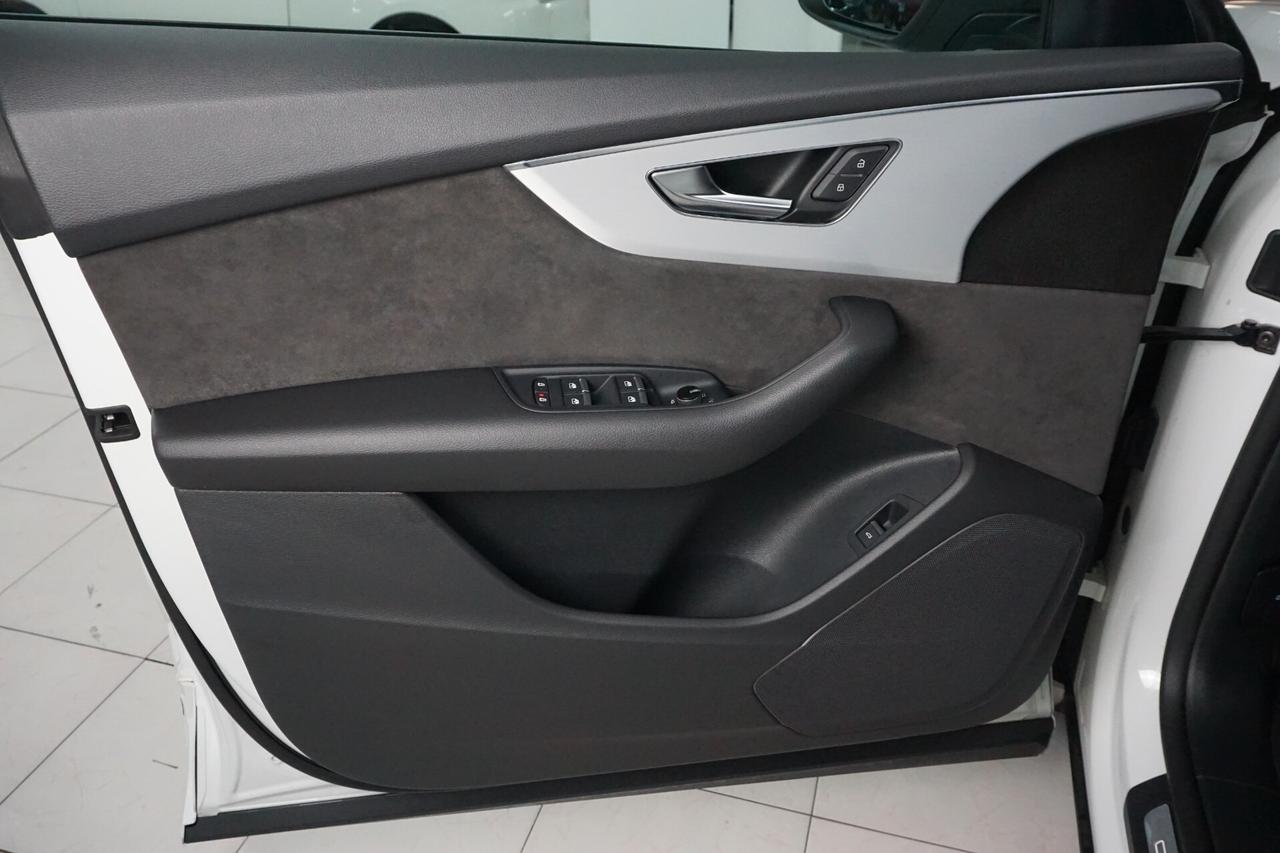 Audi Q8 50 TDI 286 CV quattro tiptronic S Line Identity Black