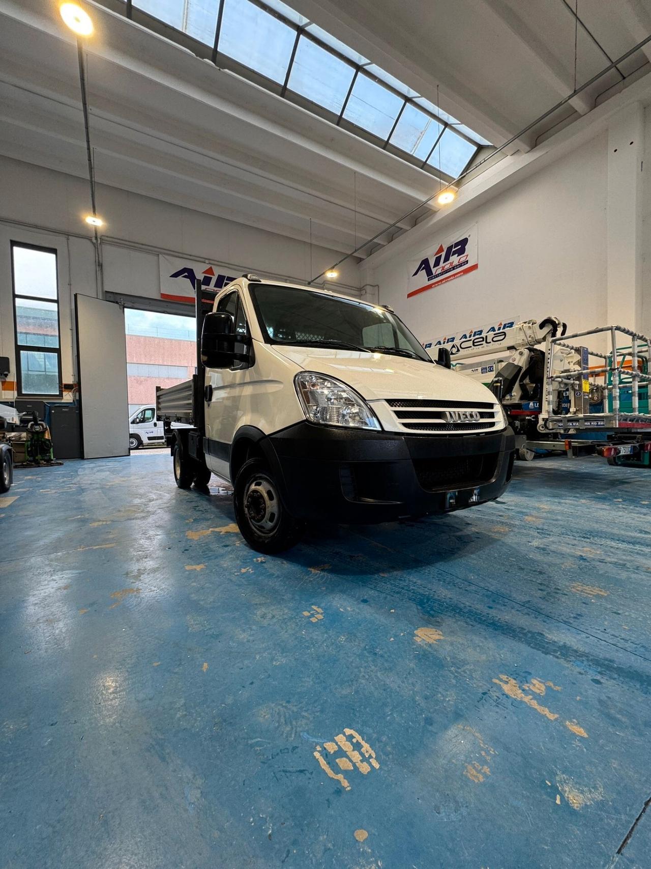 Iveco Daily 35/E4 – Ribaltabile Trilaterale – Euro 4