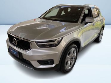 Volvo XC40 2.0 D4 MOMENTUM AWD GEARTRONIC