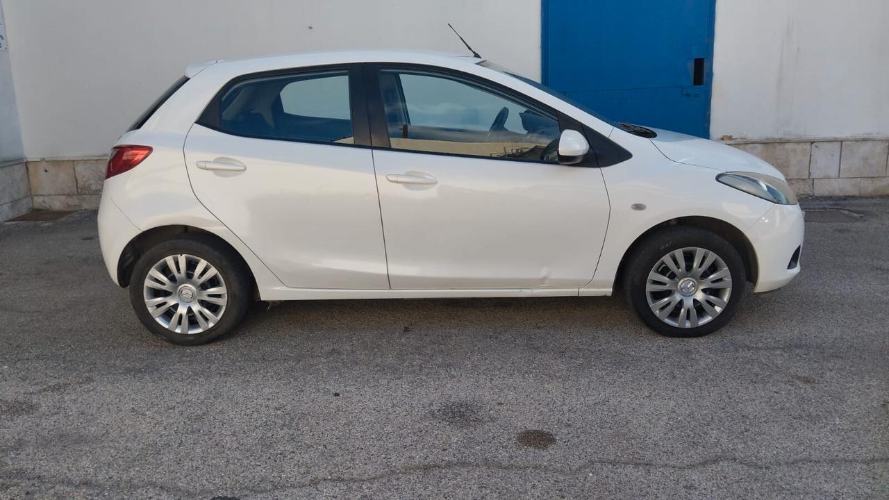 Mazda 2 MAZDA2 1.3 16V 75CV 5P PLAY GEN.GPL