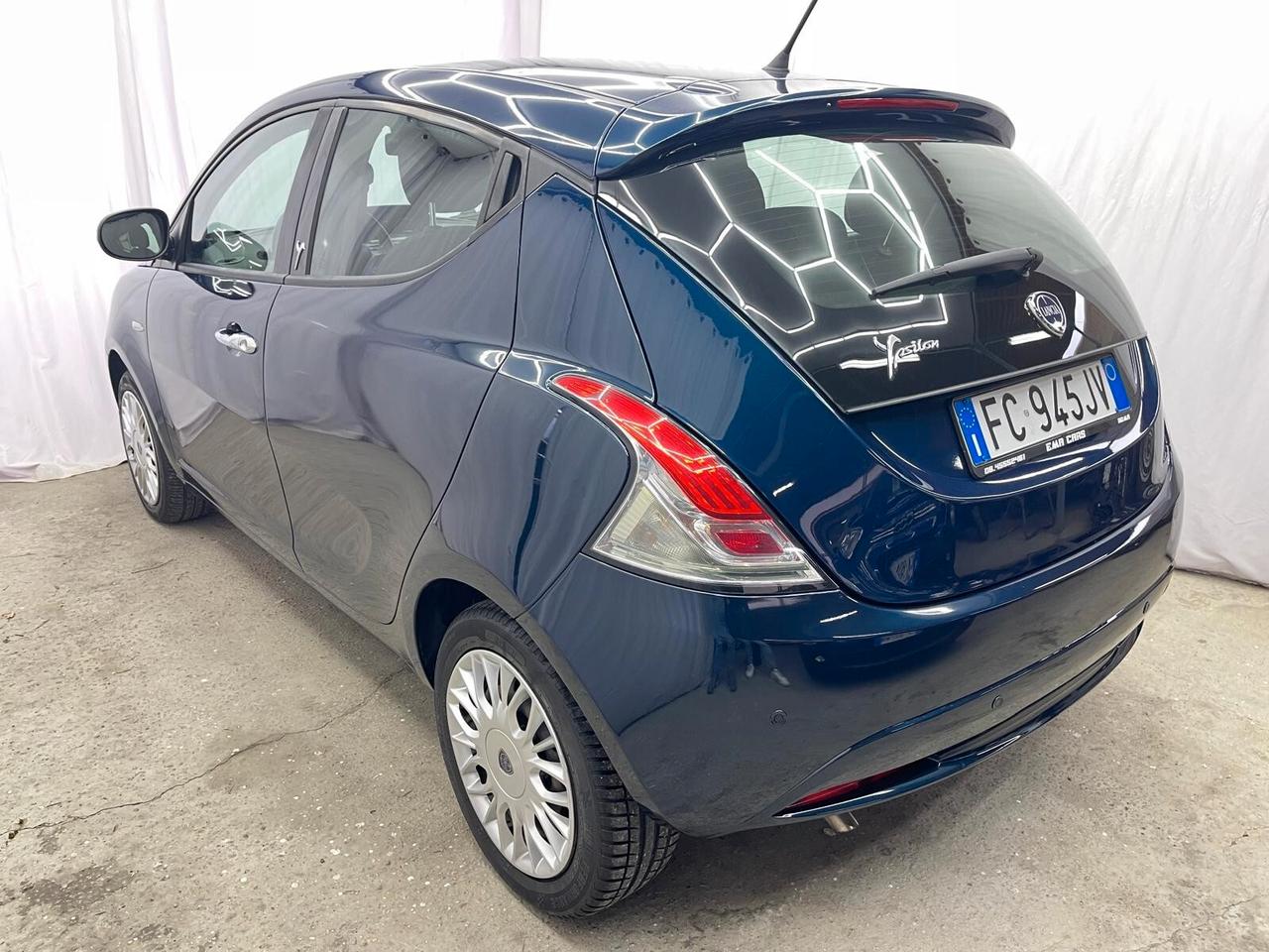Lancia Ypsilon 1.2 69 CV 5 porte Silver