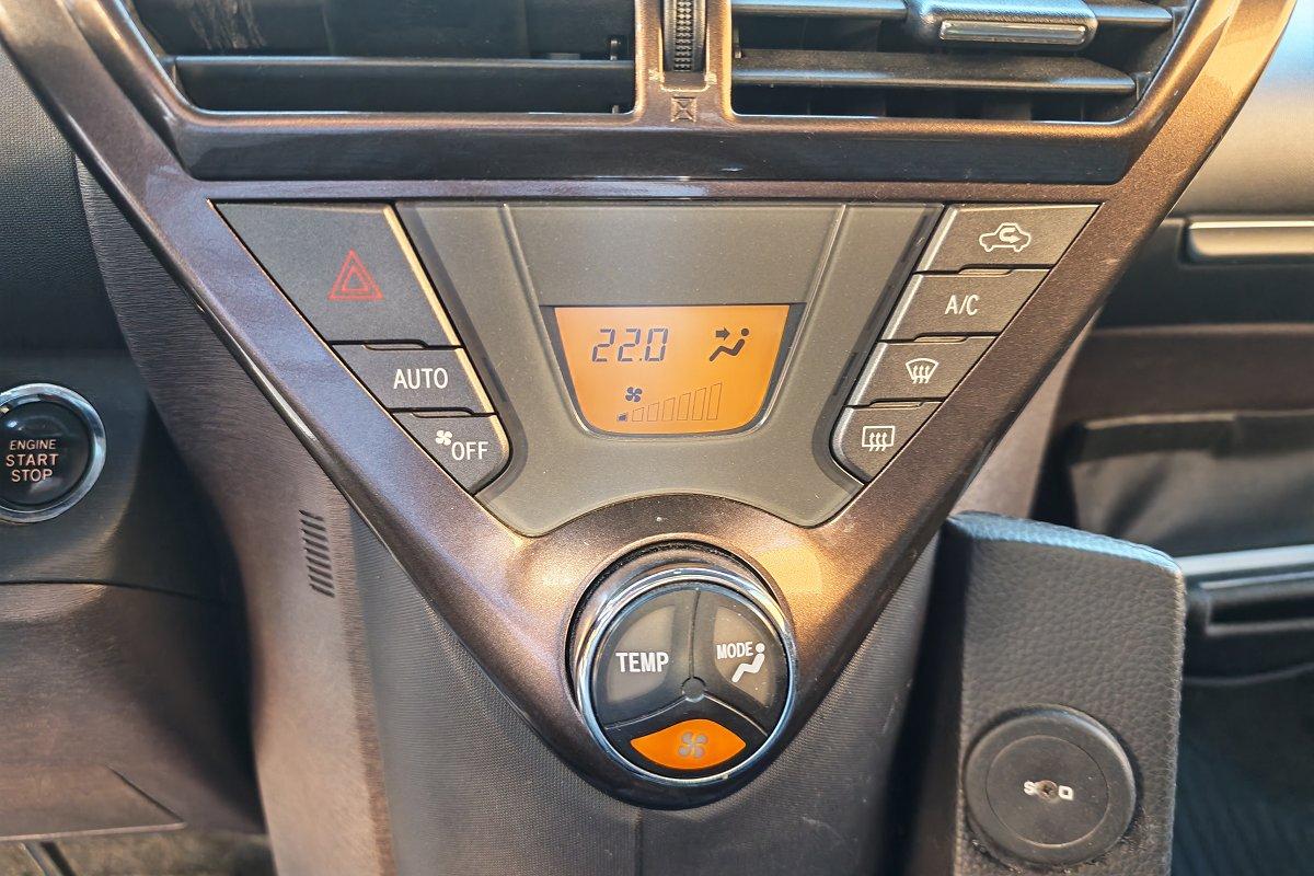 TOYOTA iQ 1.0 CVT Trend