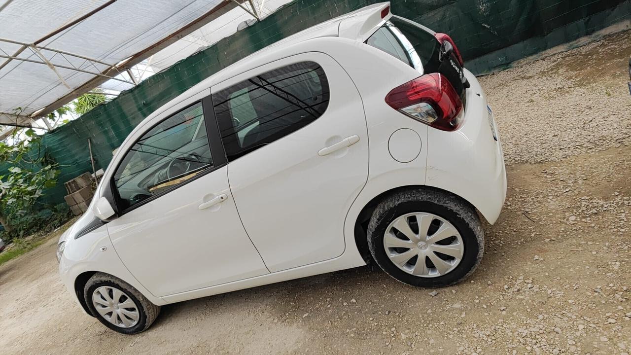 Peugeot 108 1.0 benzina 72cv 2021 usato